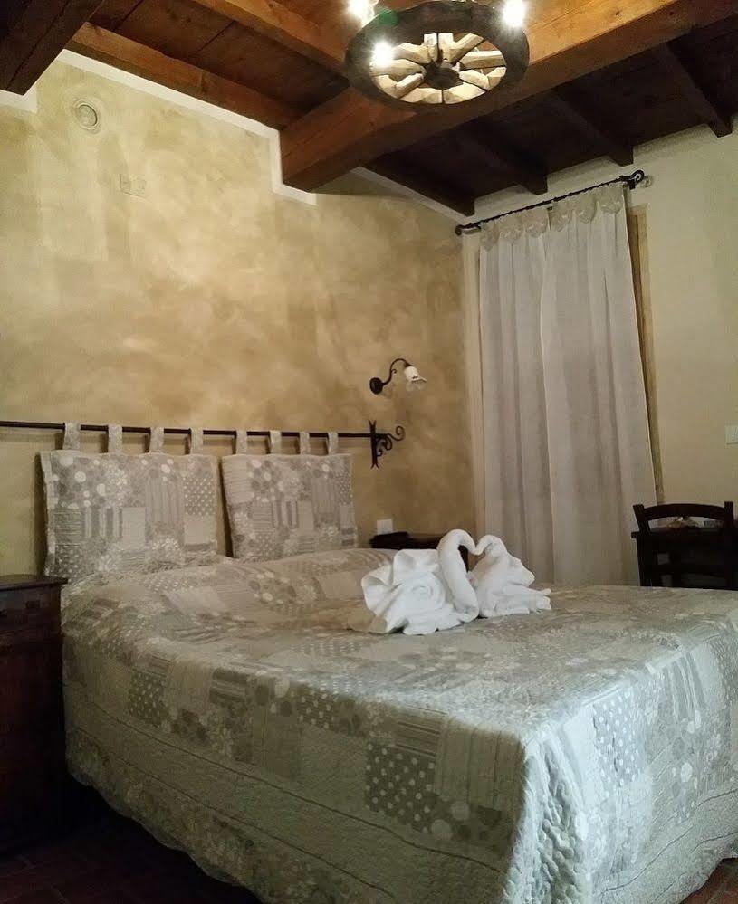 La Casa Delle Rondini Roncoferraro Exterior foto