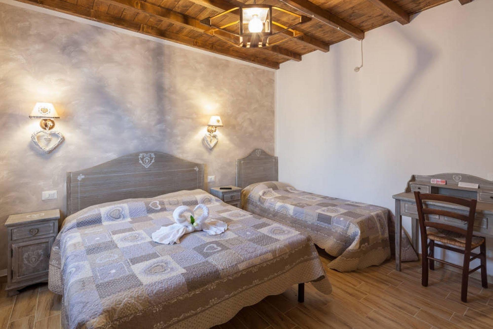 La Casa Delle Rondini Roncoferraro Exterior foto