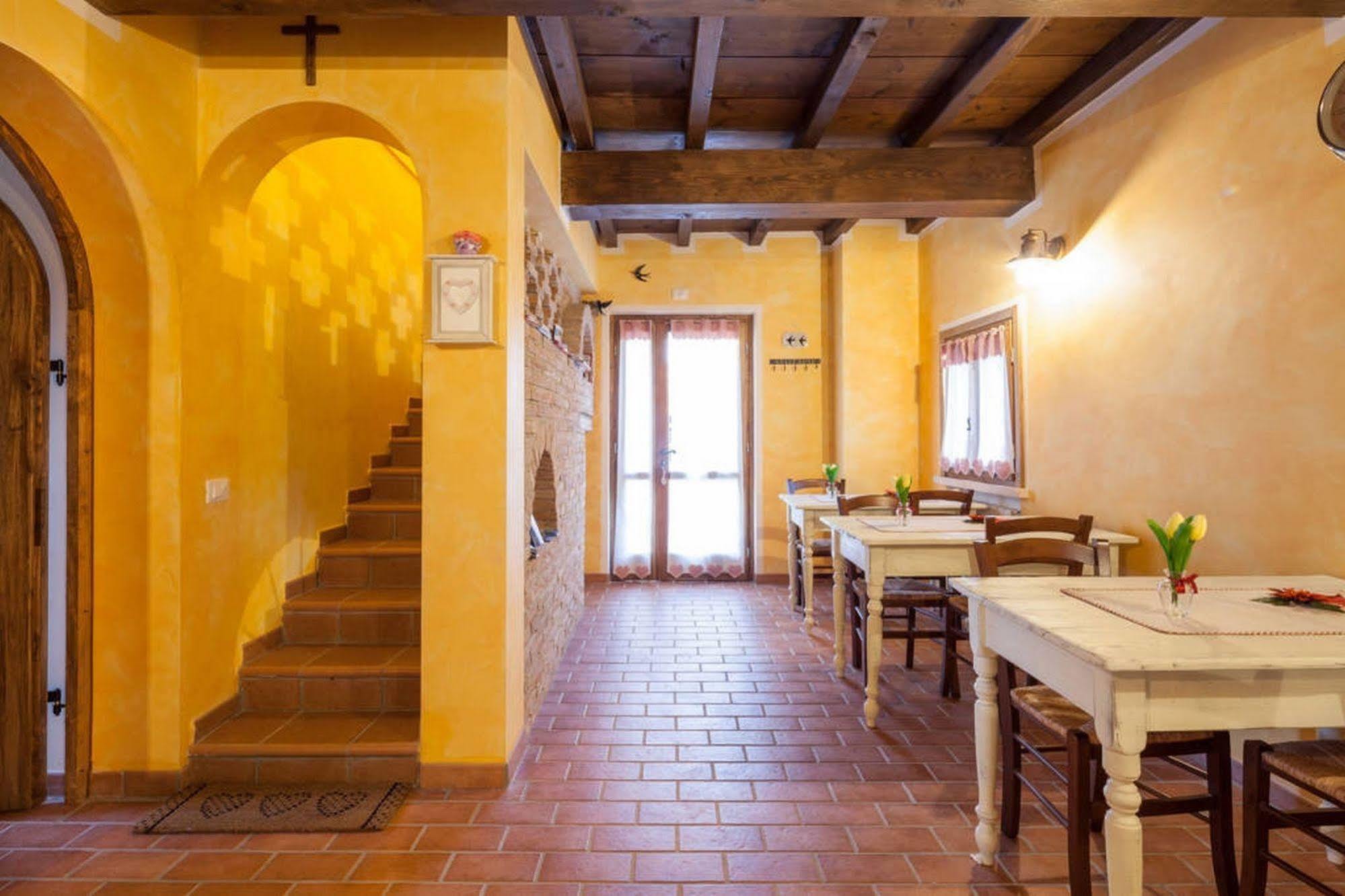 La Casa Delle Rondini Roncoferraro Exterior foto